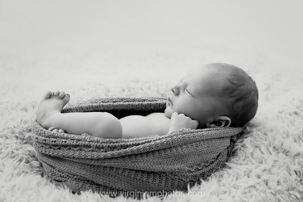 Virginie M. Photos - photographe - Nord - Croix - naissance - nouveau né - bébé - famille - studio (1)