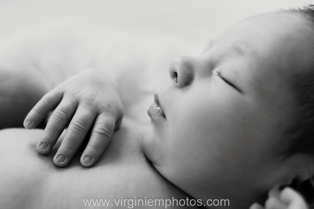 Virginie M. Photos - Enzo - photographe nord - nord - naissance - nouveau né - bébé - séance naissance - photos - Croix (12)