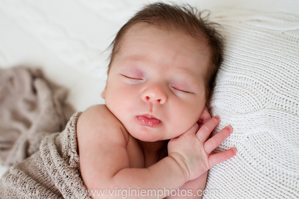 Virginie M. Photos - Enzo - photographe nord - nord - naissance - nouveau né - bébé - séance naissance - photos - Croix (2)