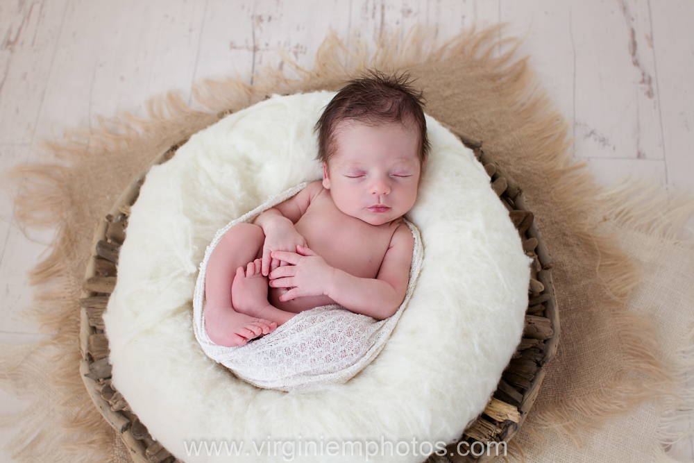 Virginie M. Photos - Enzo - photographe nord - nord - naissance - nouveau né - bébé - séance naissance - photos - Croix (8)
