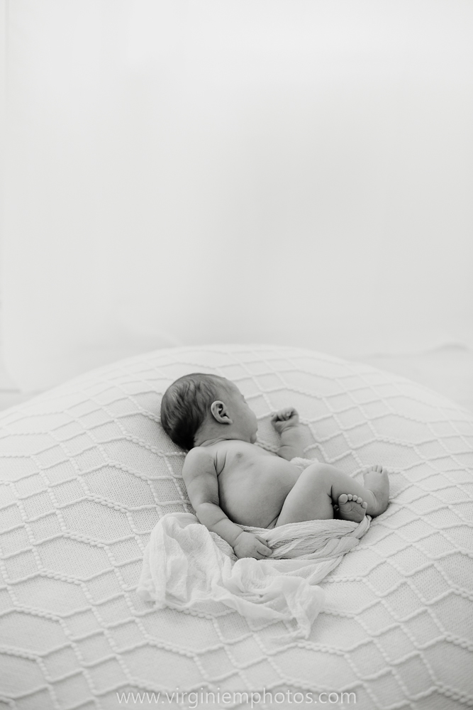 Virginie M. Photos-photographe naissance-photographe bébé-studio photo-Lille-Hauts de France-lumière naturelle-nouveau né-photos bébés-maman (31)