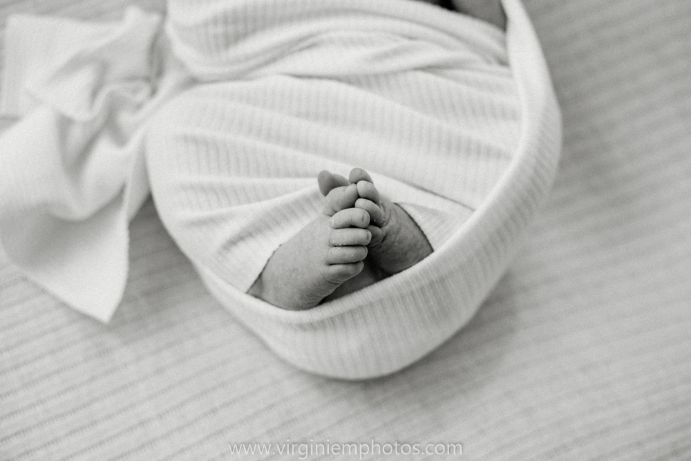 Virginie M. Photos-naissance-photographe-Lille-Hauts de France-Nord-bébé-photos-studio-maman-maternité (21)