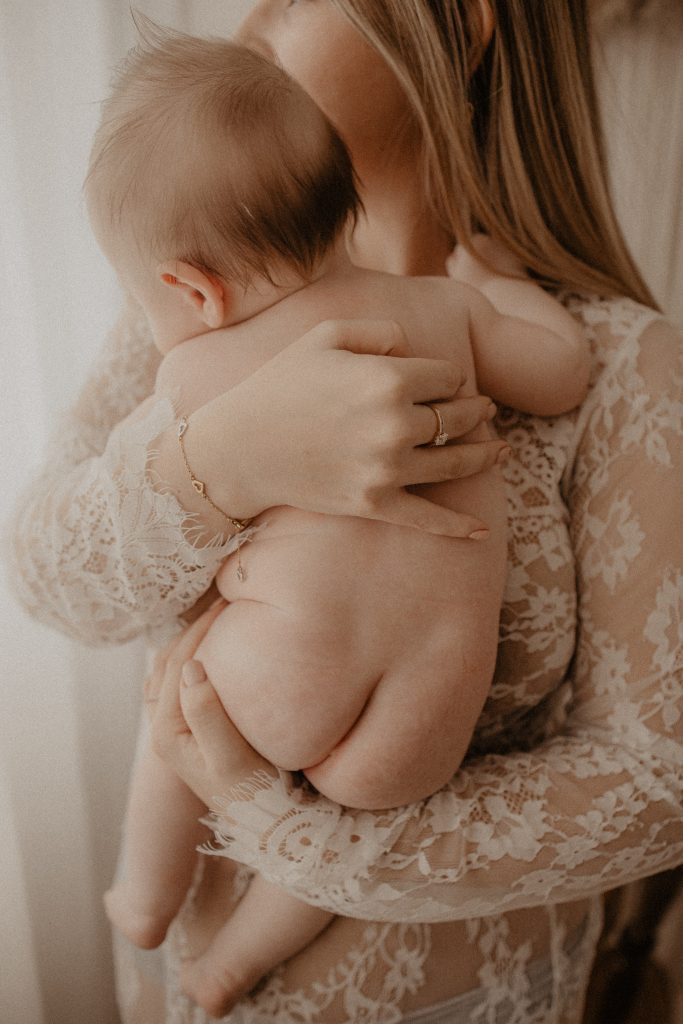 Séance photo allaitement maman et bébé Douai Nord
