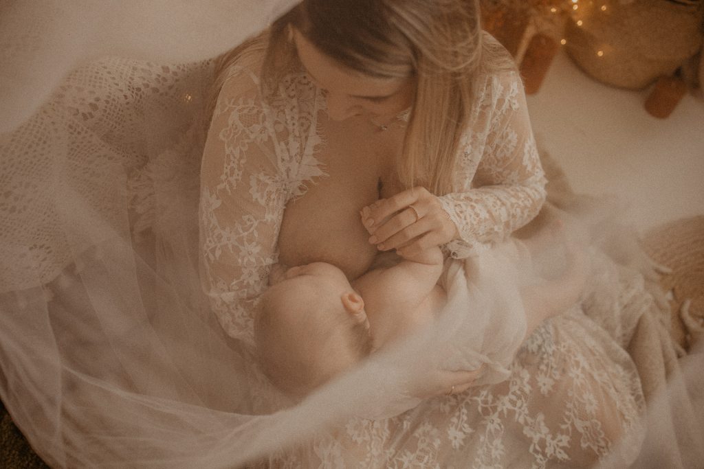 Séance photo allaitement maman et bébé Douai