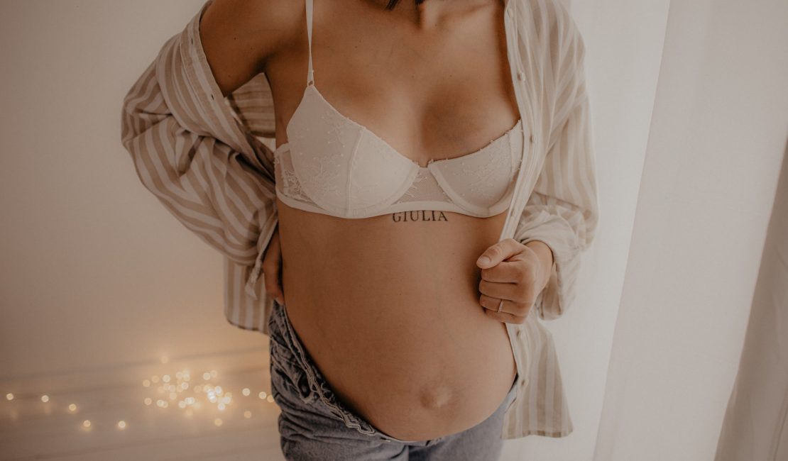 Photographe grossesse Douai : une séance élégante en solo