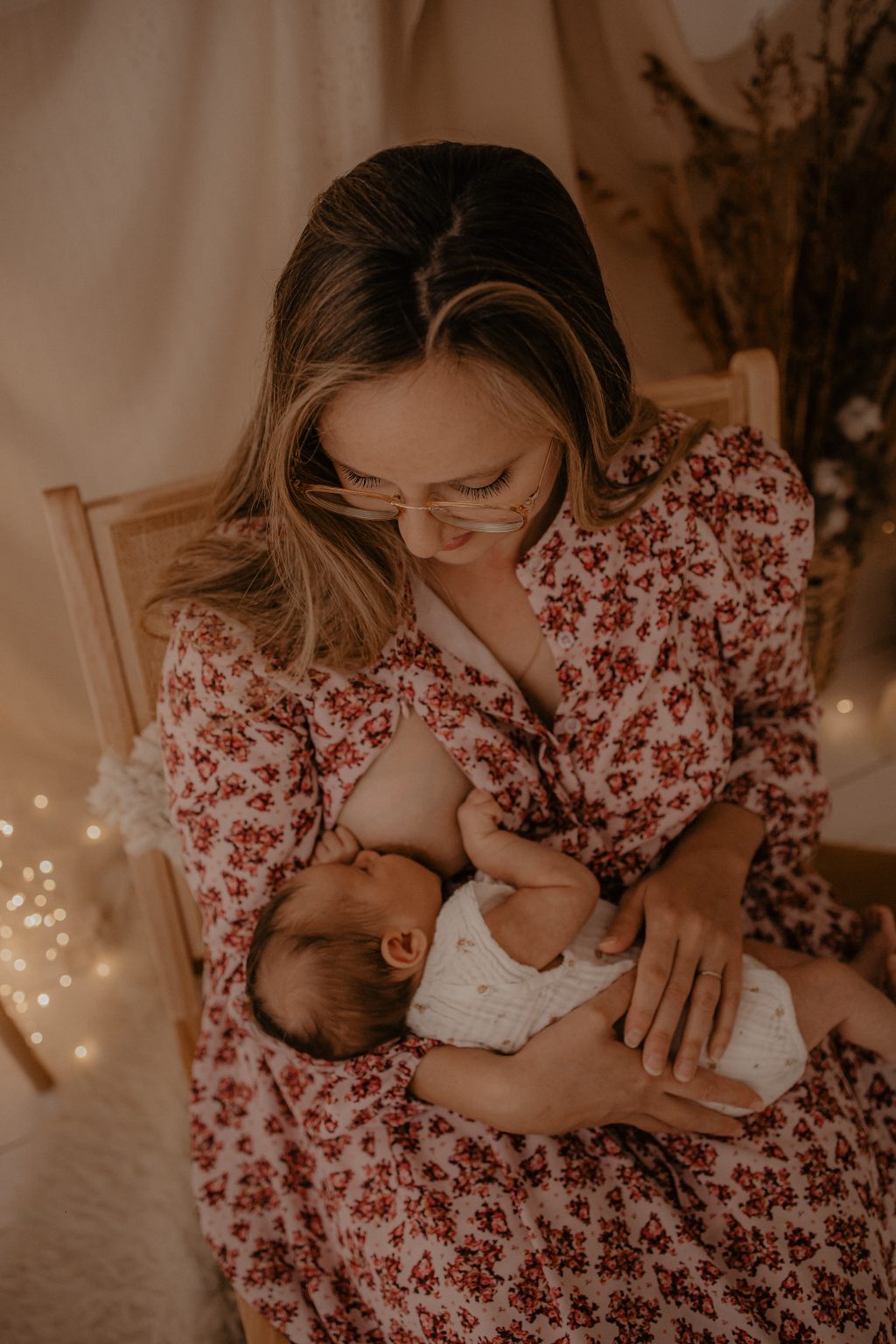 Maman allaite son bébé