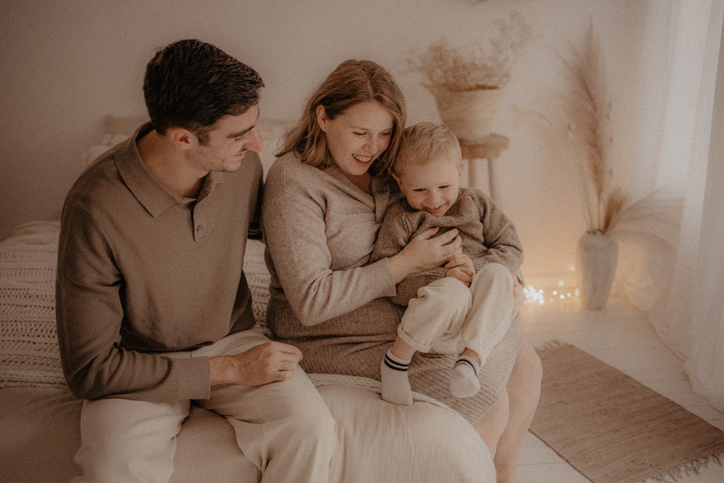 Moment de rires avec le futur grand frère
