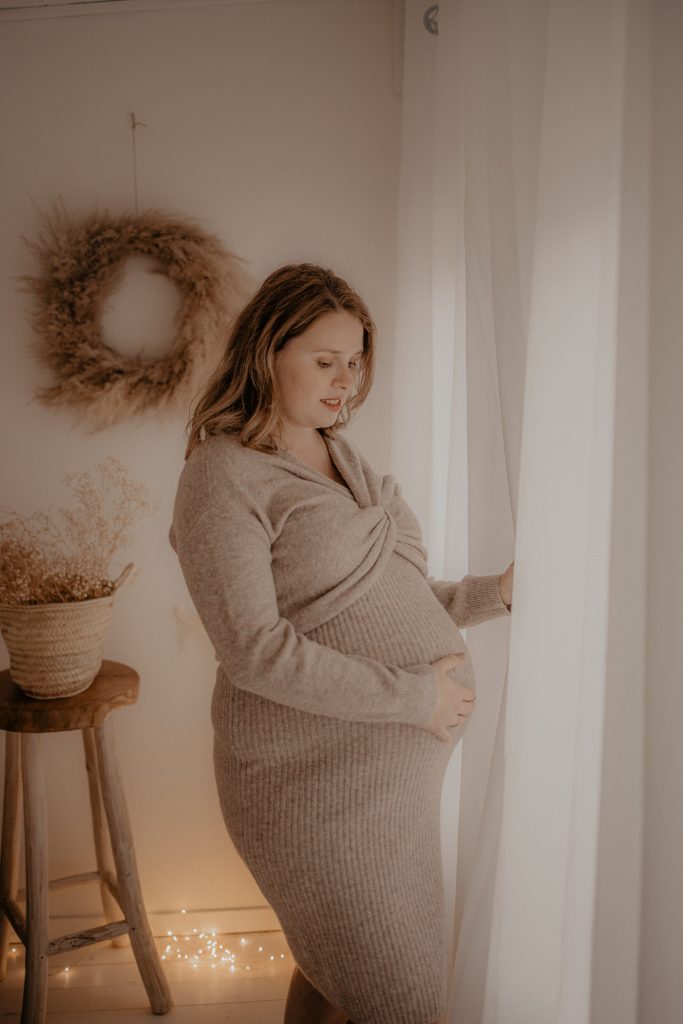 Séance grossesse élégante et douce à Douai