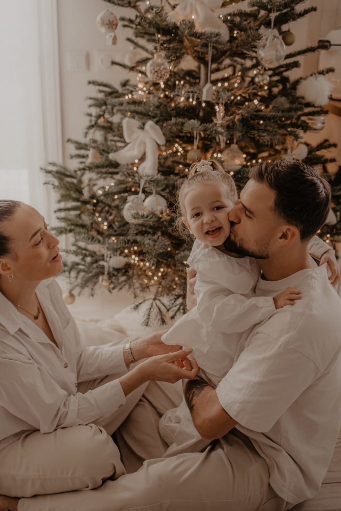 Moment câlins en famille