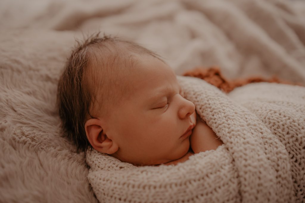 bébé endormit paisiblement