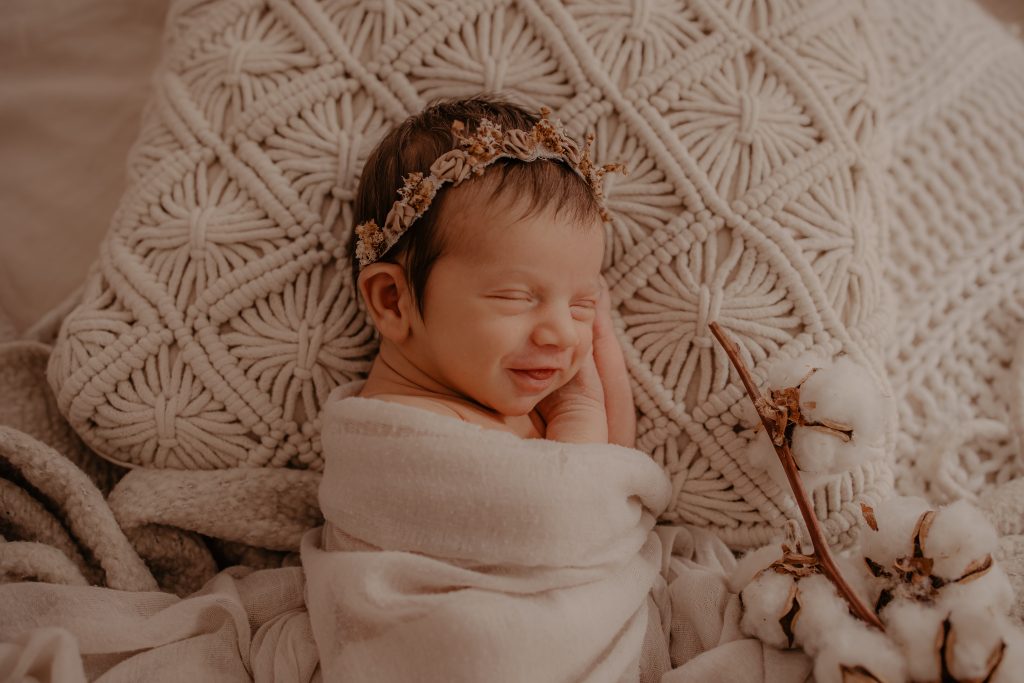 Portrait photo de bébé souriant