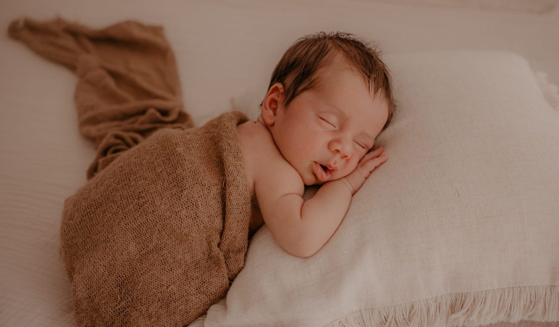 Séance naissance en famille – Studio photo Douai