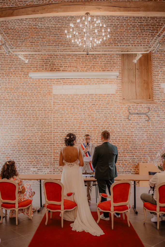 Mairie en brique dans le nord mariage
